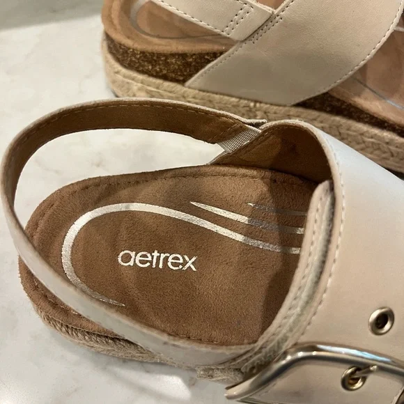 Aetrex Women's Tan Strap Sandals - Picture 2 of 8